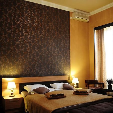 Azoyan Guest House Erevan Quarto foto